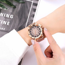 Load image into Gallery viewer, Flower Rhinestone Wrist Watch